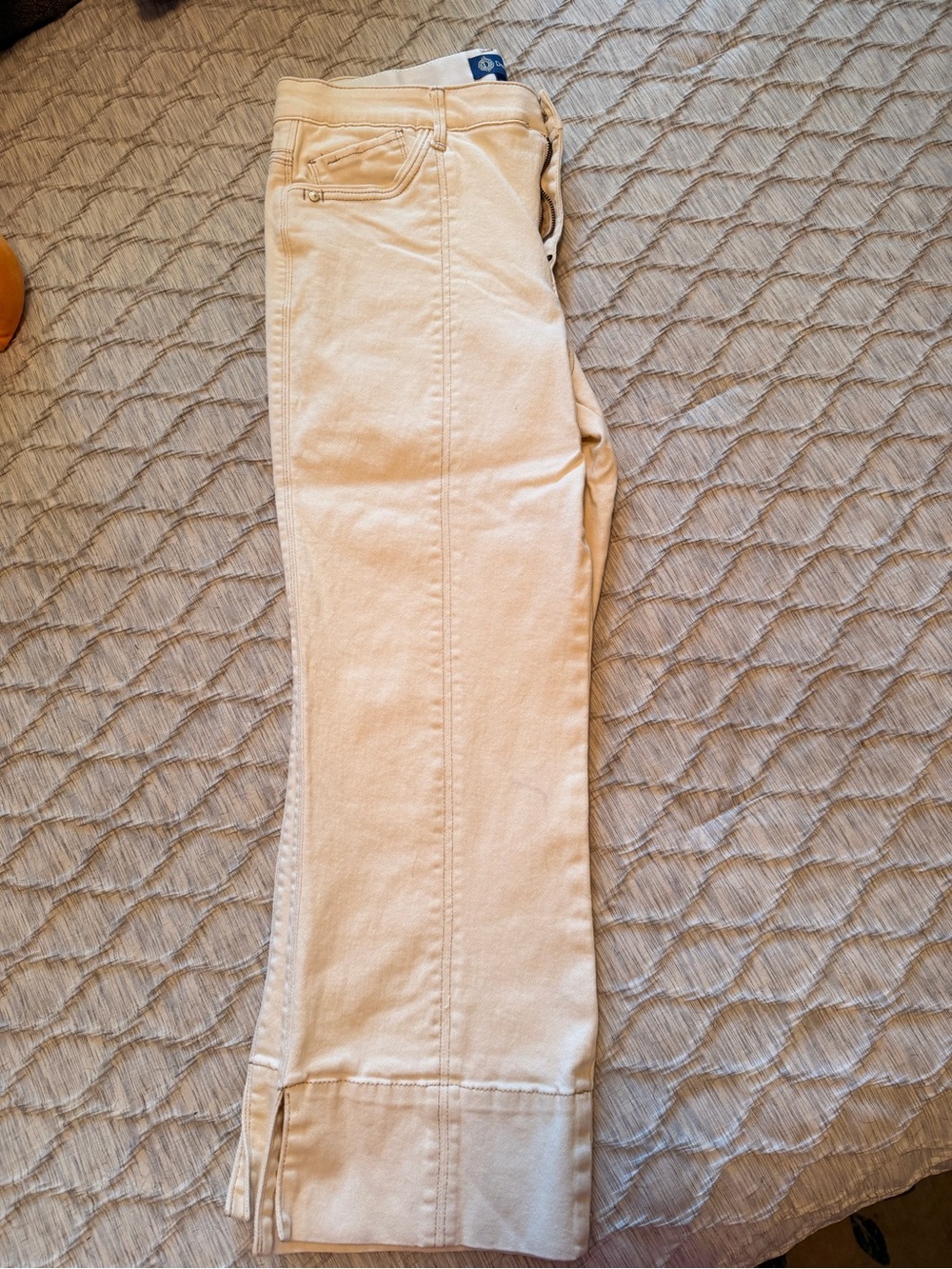 Women’s Cream Straight-Leg Jeans